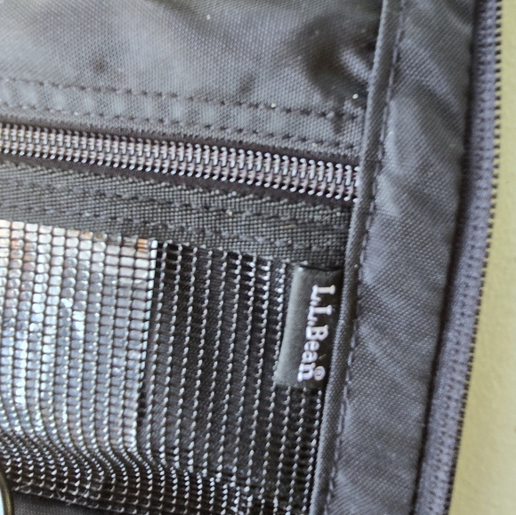 L.L. Bean small toiletry bag - Picture 3 of 5
